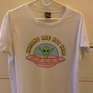 Graphic shirt with alien